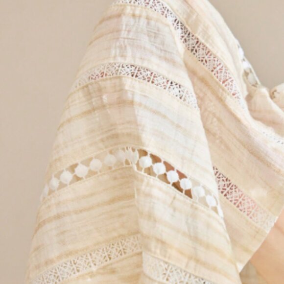 New 2026 Beige White Ruffle Lace Blouse - Picture 3 of 4